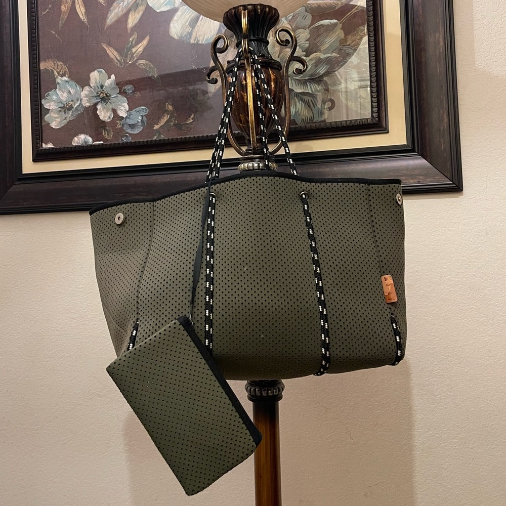Bag please check all picture of condition